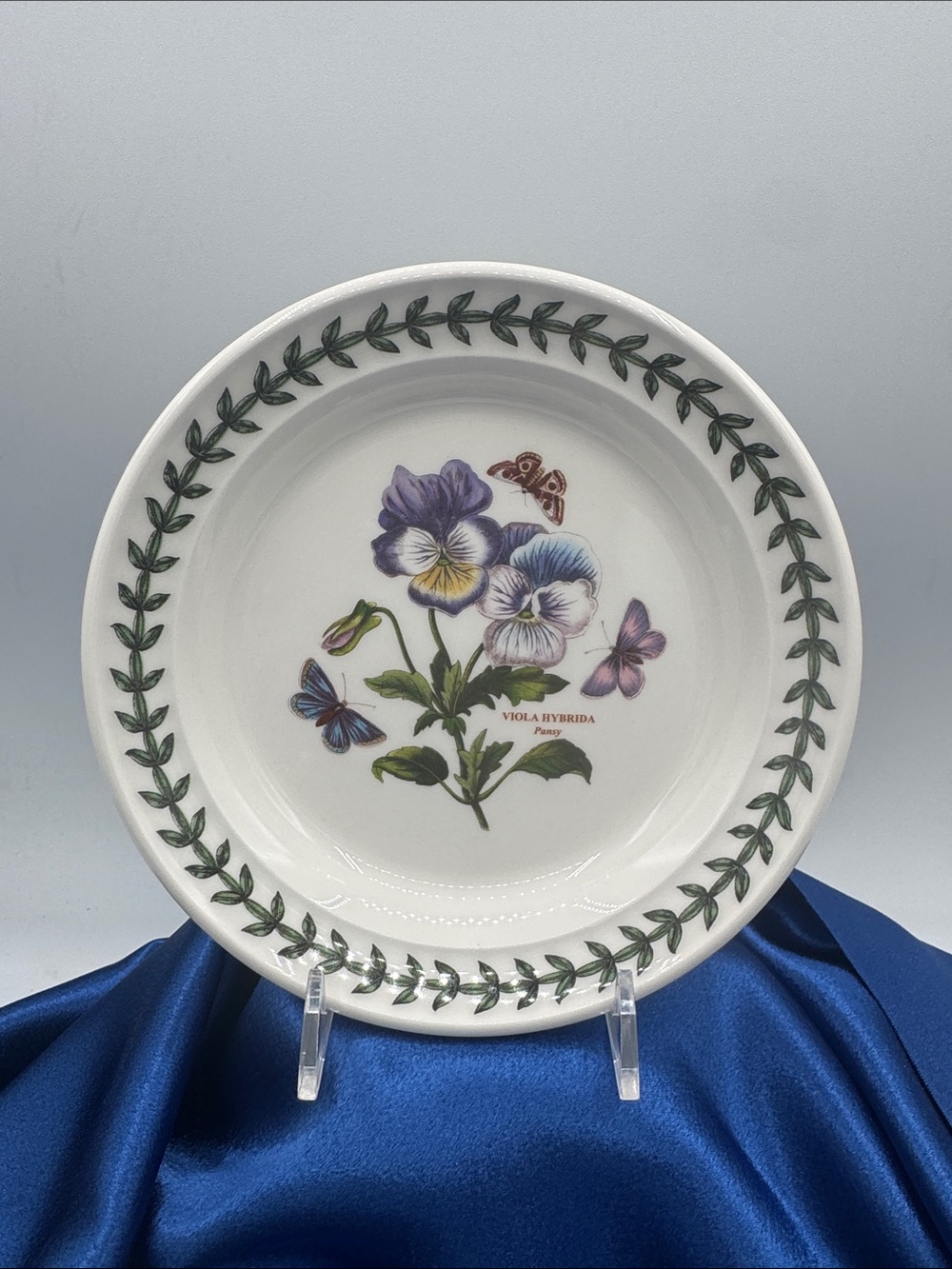 Portmeirion BOTANIC GARDEN ~ Viola Hybrida  ~ Bread and Butter plate 6 1/2”
